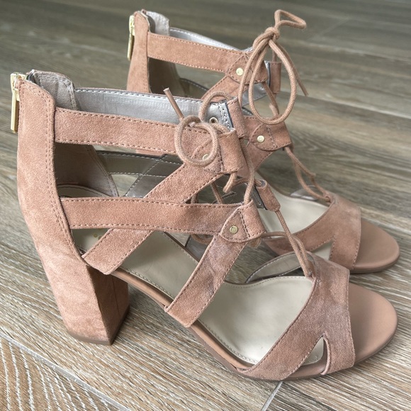 Sam Edelman Nude Suede Heels size 8.5 - Picture 2 of 7